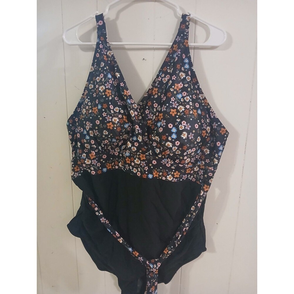 BloomChic Plus Size Black  Floral 1 Piece Swimsuit Adjustable Straps 22-24